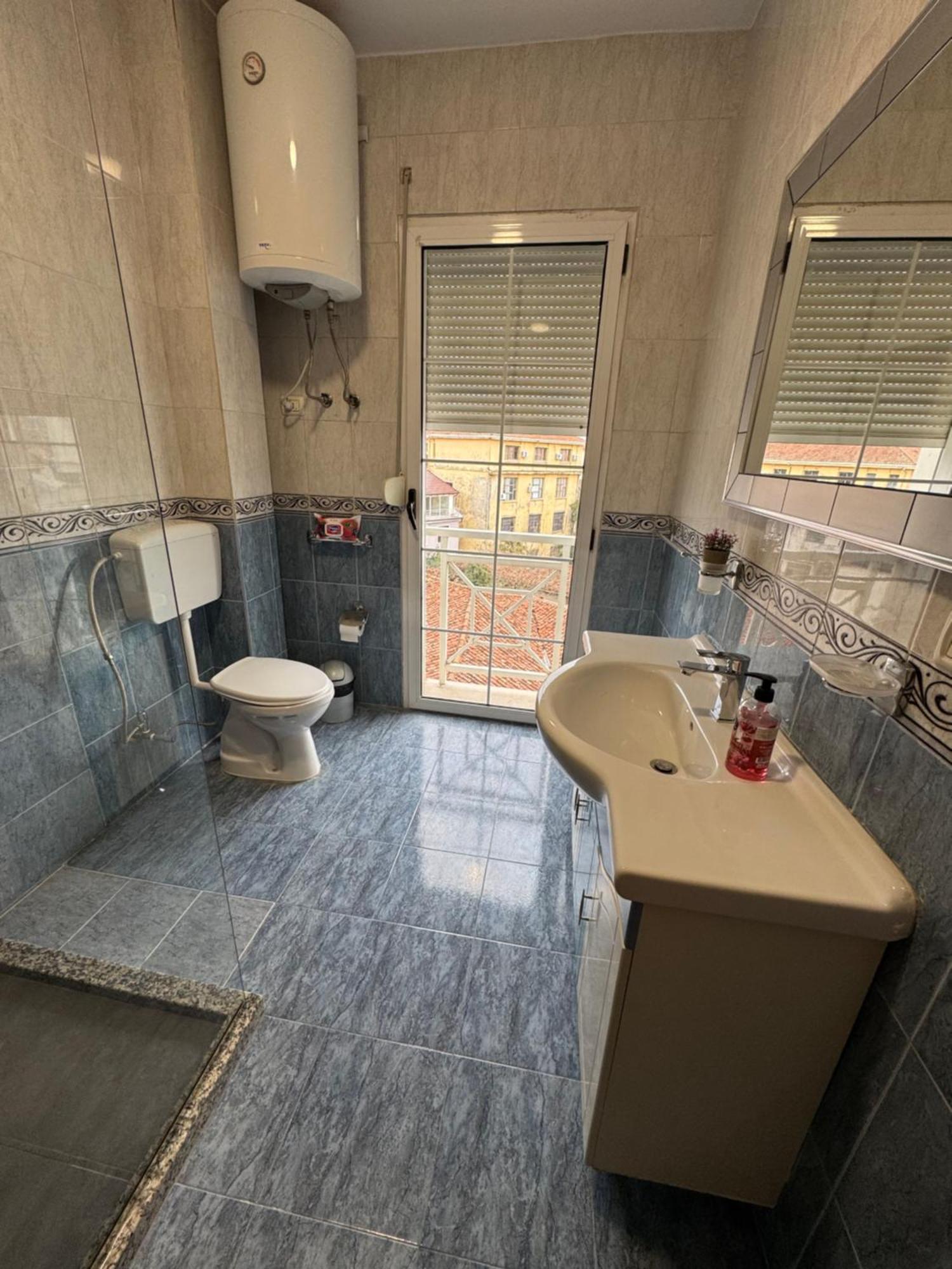 Pedestrian Street Center Apartment Shkodër Esterno foto