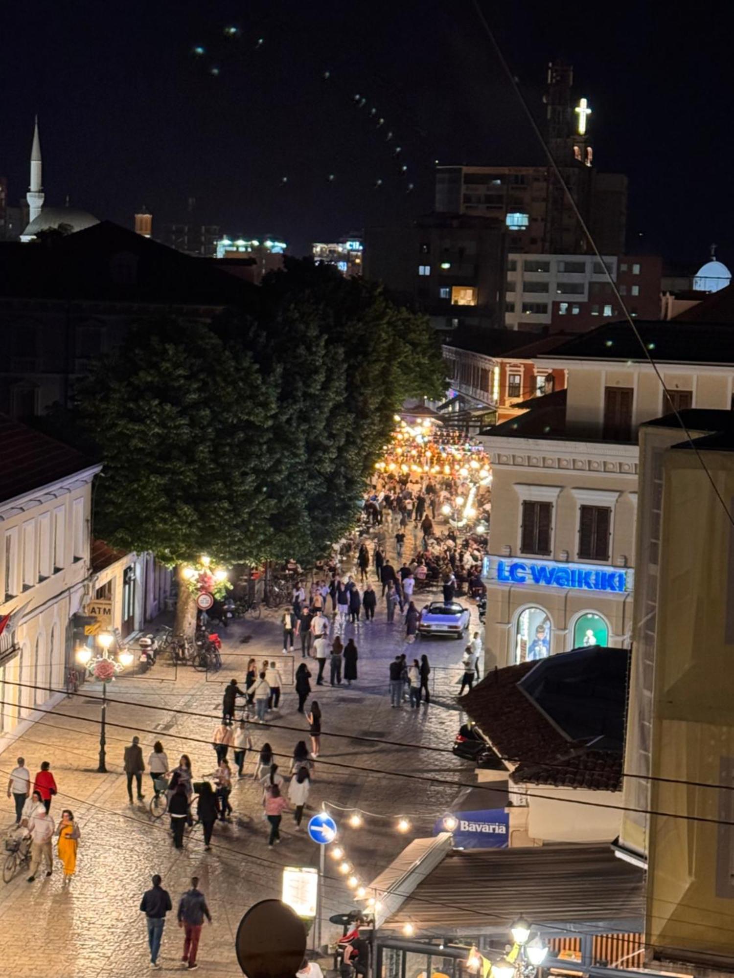 Pedestrian Street Center Apartment Shkodër Esterno foto